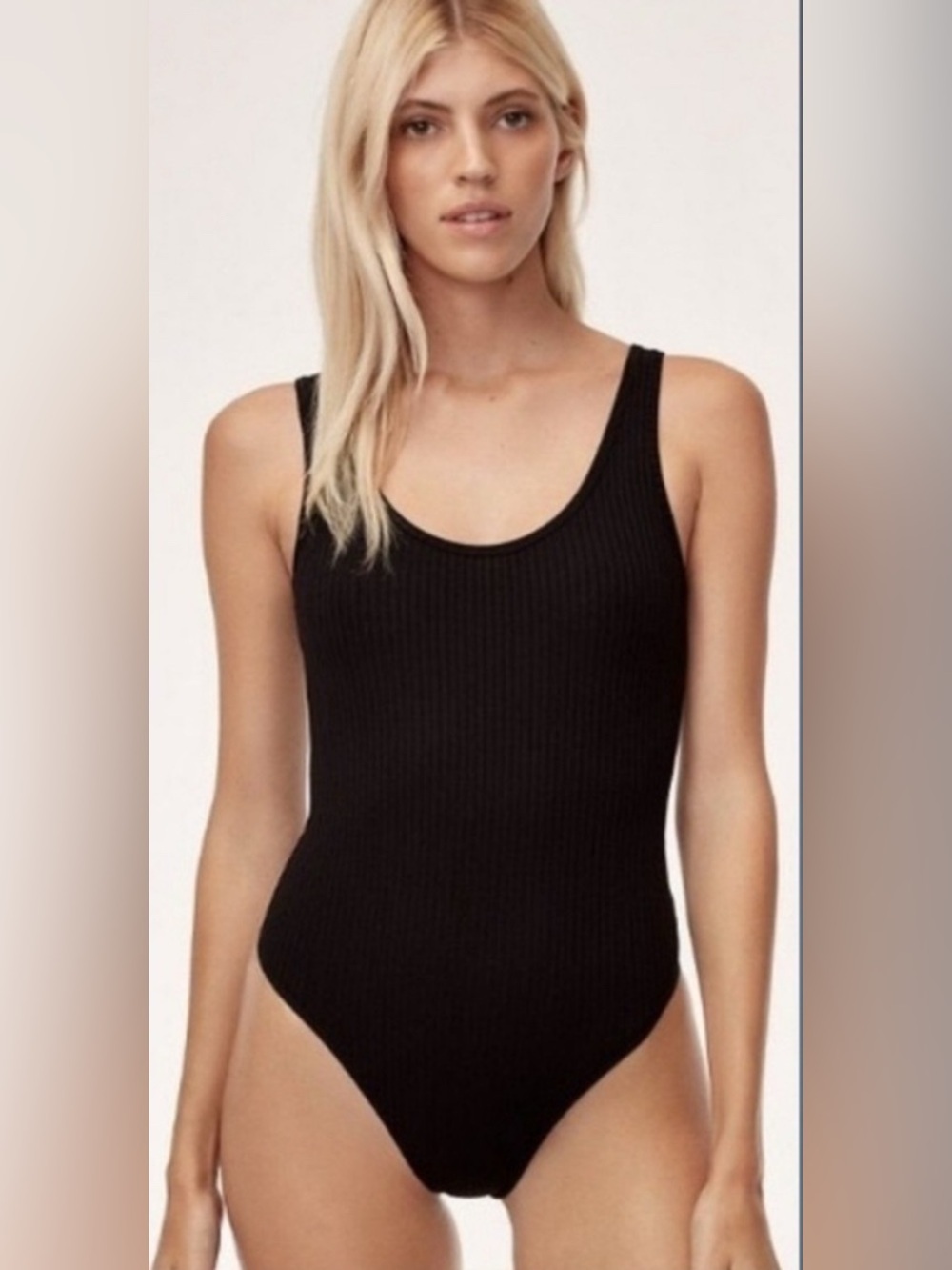 Aritzia Wilfred Free Leila Ribbed
Bodysuit Scoop Neck Black Thong cut
Size L